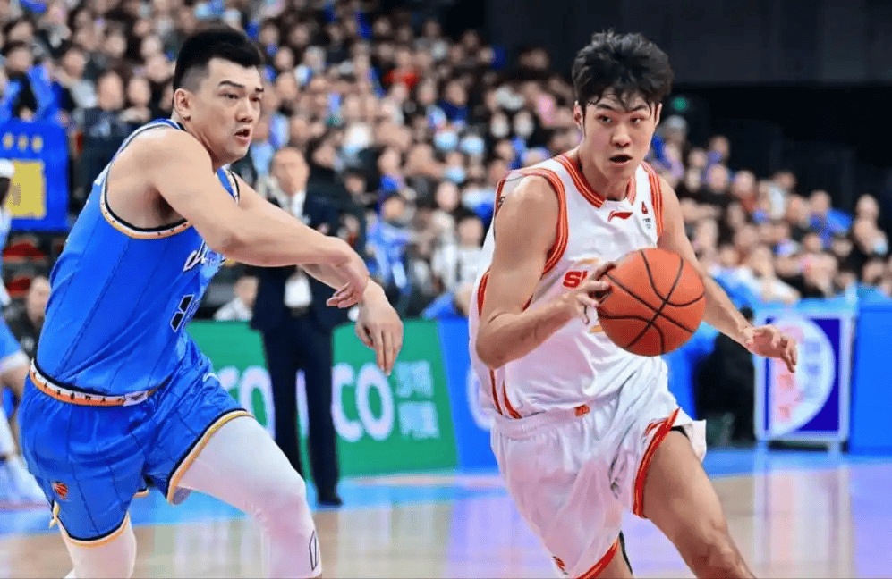 CBA最强广东队打疯了！掀翻北京上海，双杀辽篮浙江，给宏远打样